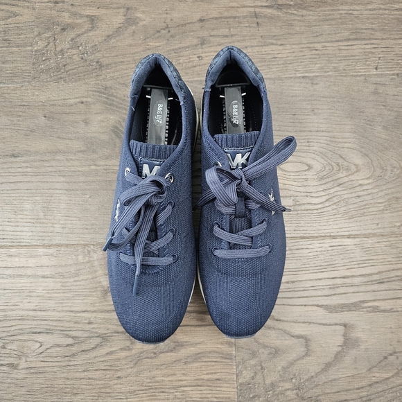 Michael Kors Monique Knit Trainer Lace Up Sneakers MK Logo Stretch Navy Sz8 - Picture 6 of 11